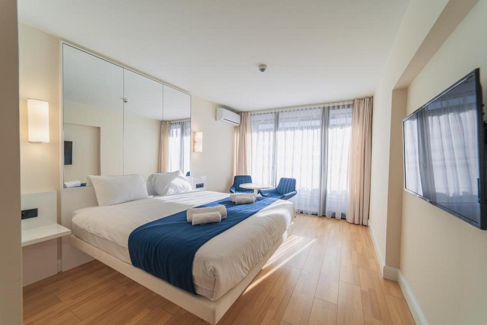 Orbi City Twin Towers Apartment Батуми Екстериор снимка