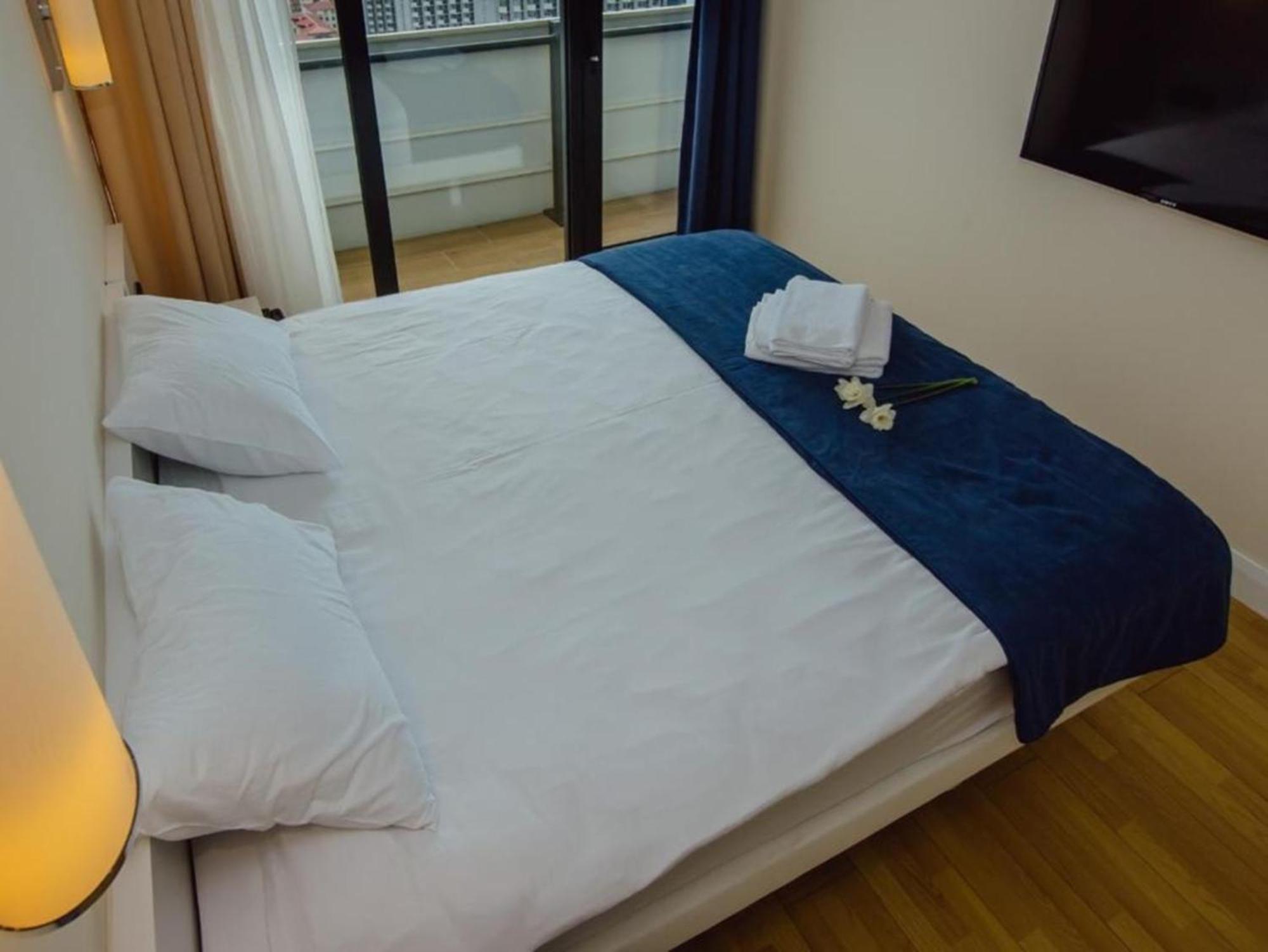 Orbi City Twin Towers Apartment Батуми Екстериор снимка