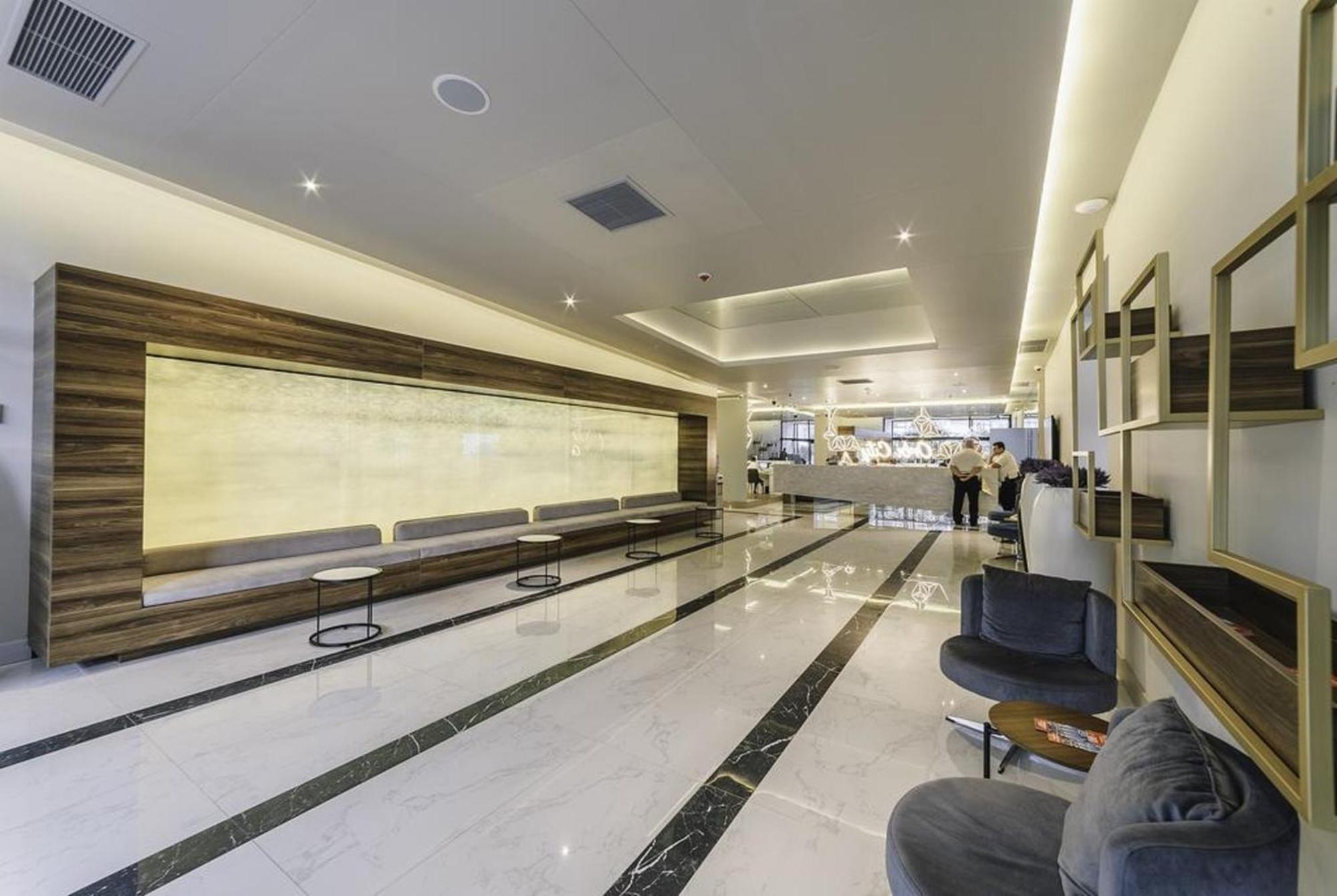 Orbi City Twin Towers Apartment Батуми Екстериор снимка